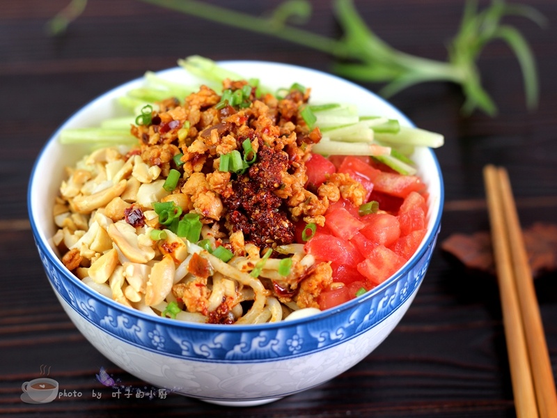 微博瘋轉(zhuǎn)的超美味面條--半半拌面 - 紙皮核桃 微信 c24628 - 185紙皮核桃的美食博客