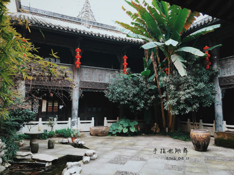 【走走聊聊拍拍】不吃辣不看江的重慶行DAY3——大禮堂、十八梯、湖廣會(huì)館、南山一棵樹(shù) - 手指也跳舞 - 跳舞姐姐的手工莊園