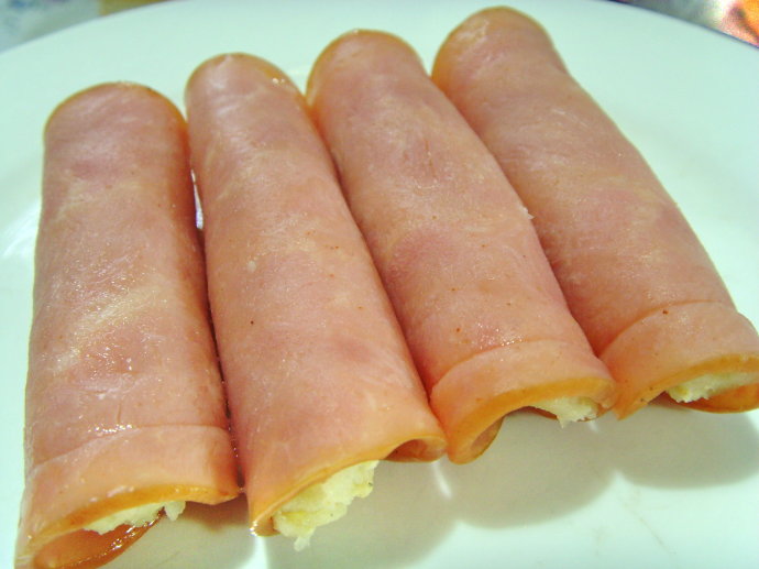 三斤廉價(jià)土豆??九道高貴菜肴
