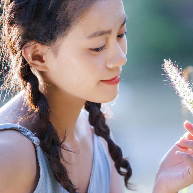 有愛不覺天涯遠(yuǎn)【情感美文】 - 白石秋水 - 白石秋水