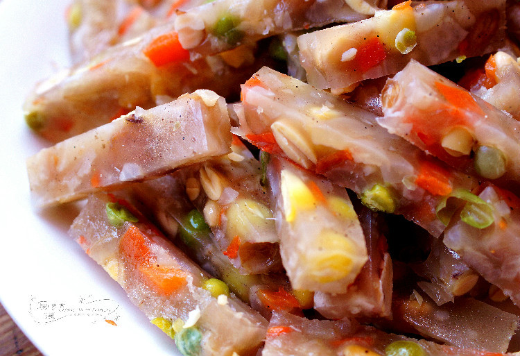 紅火年菜——五彩肉皮凍，醬料很關(guān)鍵 - 優(yōu)媽美食 - 優(yōu)媽美食博客