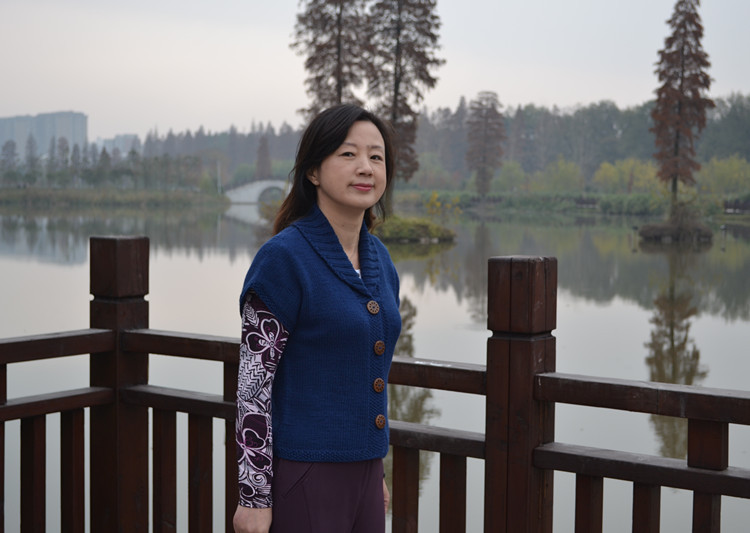 【阿珍手工】藍玫-馬甲外套—九色鹿9212美麗諾 - 阿珍 - 阿珍手工編織