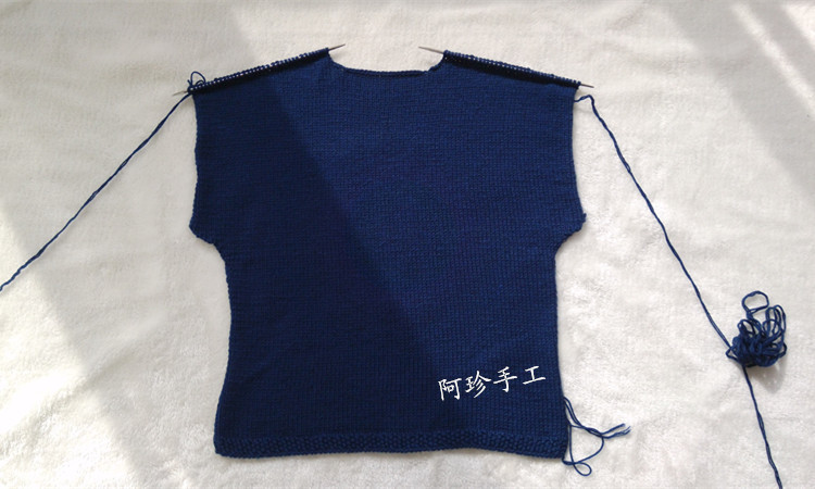 【阿珍手工】藍玫-馬甲外套—九色鹿9212美麗諾 - 阿珍 - 阿珍手工編織