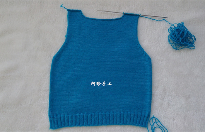 【阿珍手工】蔚然—寶寶開口套衫—九色鹿9229卡拉寶寶羊毛線 - 阿珍 - 阿珍手工編織