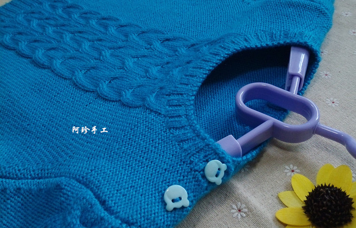 【阿珍手工】蔚然—寶寶開口套衫—九色鹿9229卡拉寶寶羊毛線 - 阿珍 - 阿珍手工編織