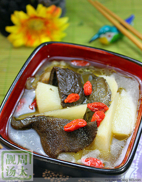 松蘑山藥老雞湯 - 周太靚湯 - 周太靚湯