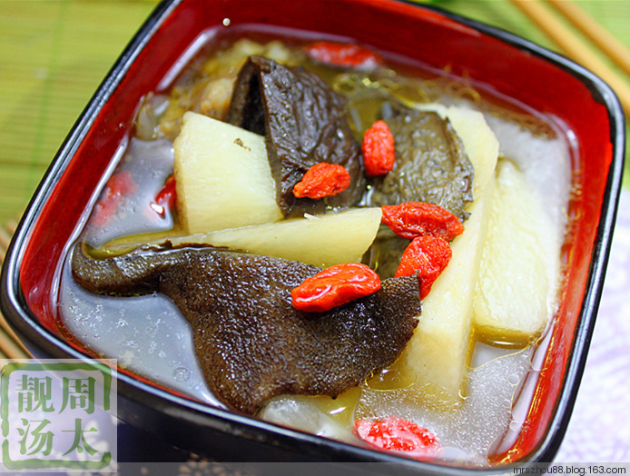 松蘑山藥老雞湯 - 周太靚湯 - 周太靚湯