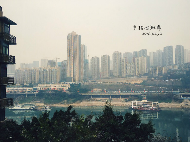 【走走聊聊拍拍】不吃辣不看江的重慶行DAY4——洪崖洞、羅漢寺、輕軌觀光 - 手指也跳舞 - 跳舞姐姐的手工莊園